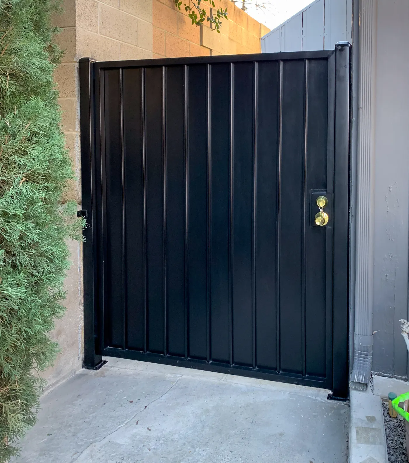 Custom Metal Gates example in Bakersfield