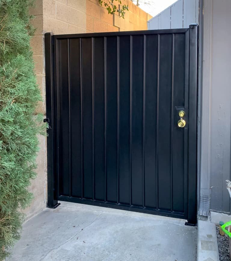 Custom Metal Gates example in Bakersfield