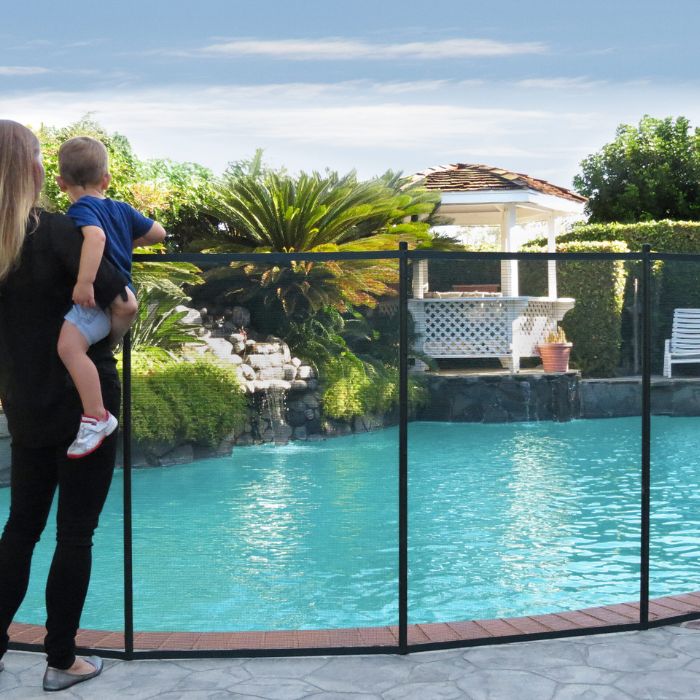 Fence Builder in Bakersfield - Pool fence