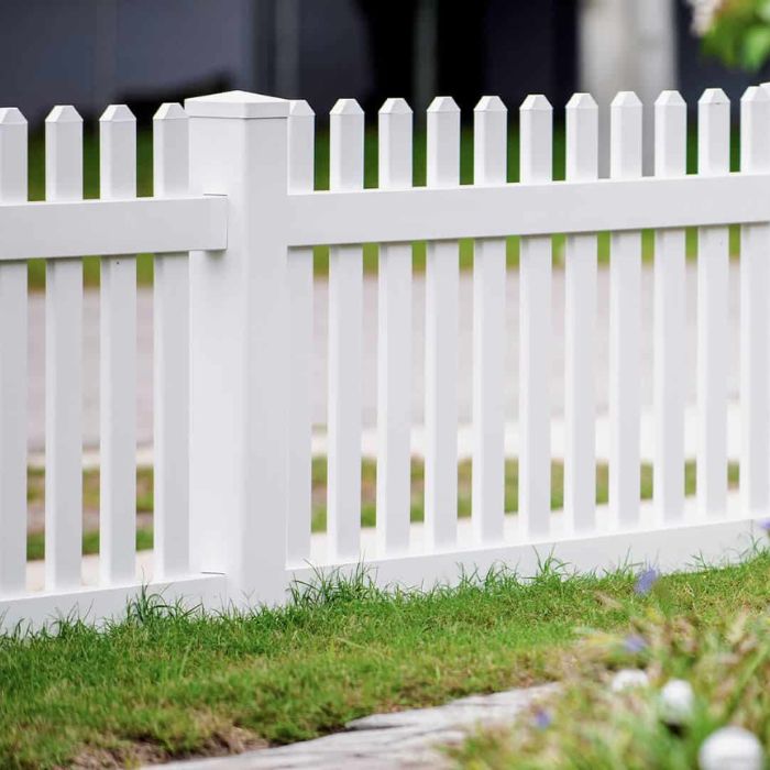 Fence Builder in Bakersfield - Vinyl fence